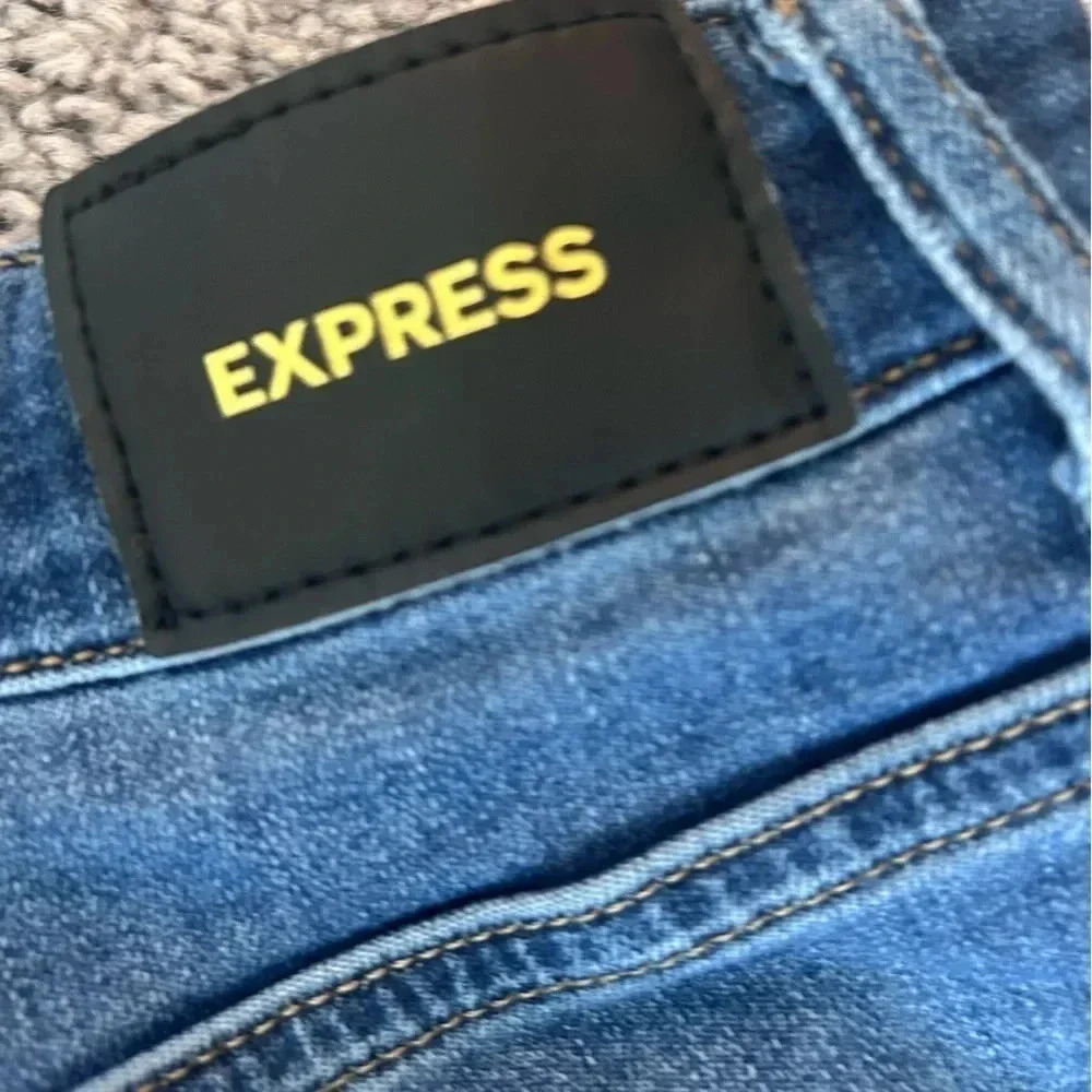 EXPRESS skinny high rise. Size 6R. In like new condition! - Picture 6 of 6